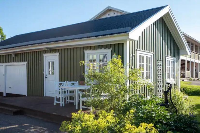Lilla Groena Huset Pa Garden Harnosand Exterior foto
