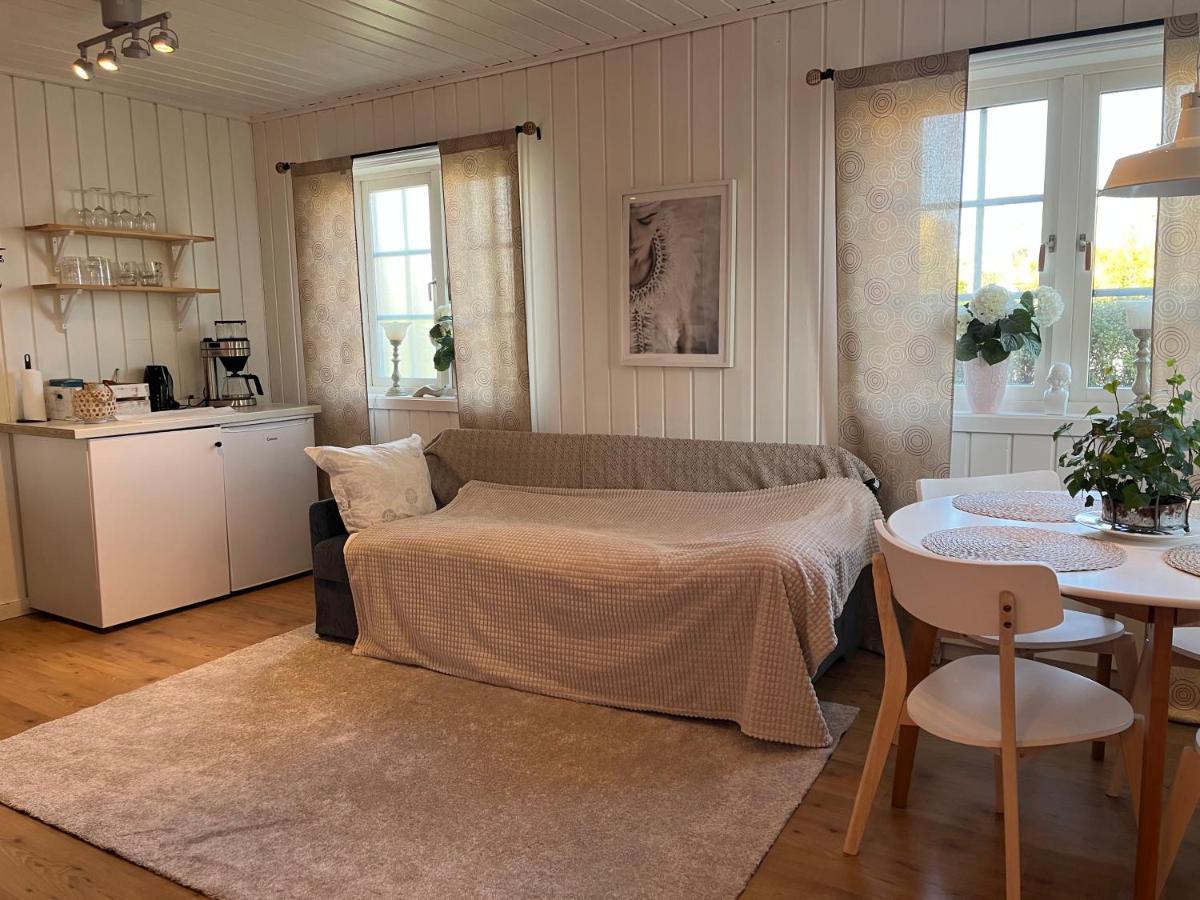 Lilla Groena Huset Pa Garden Harnosand Exterior foto