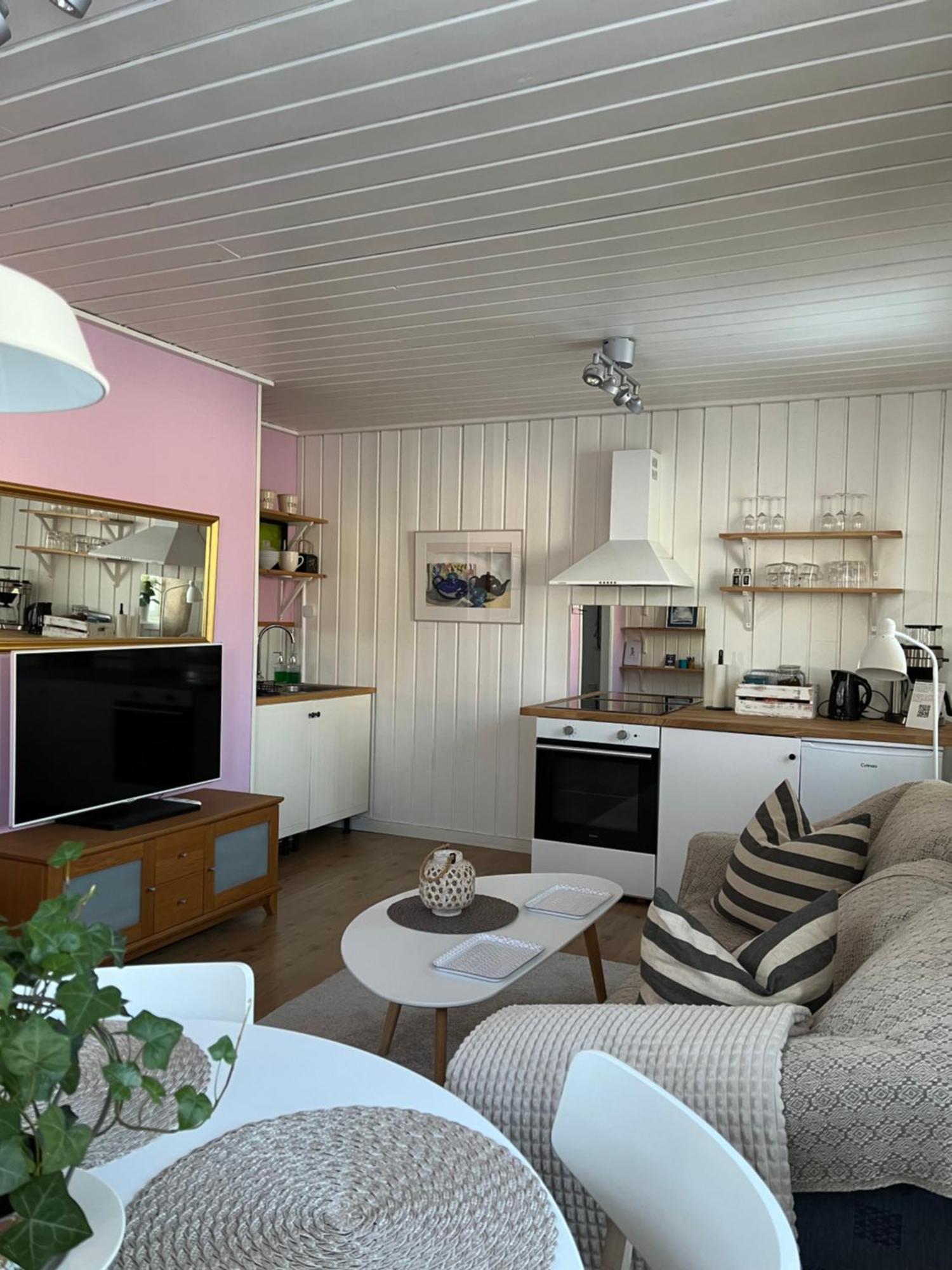 Lilla Groena Huset Pa Garden Harnosand Exterior foto